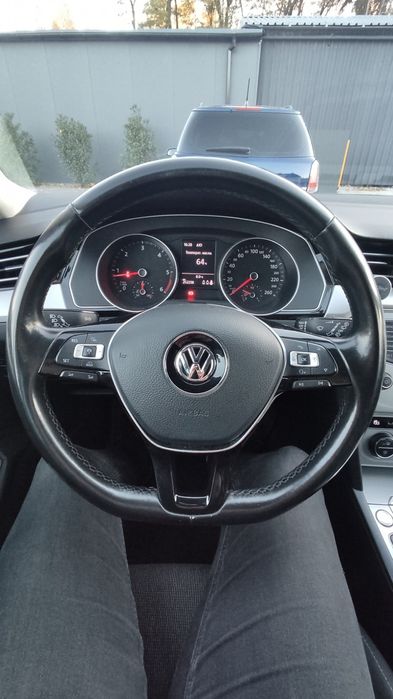Продам автомобіль Volkswagen Passat B8