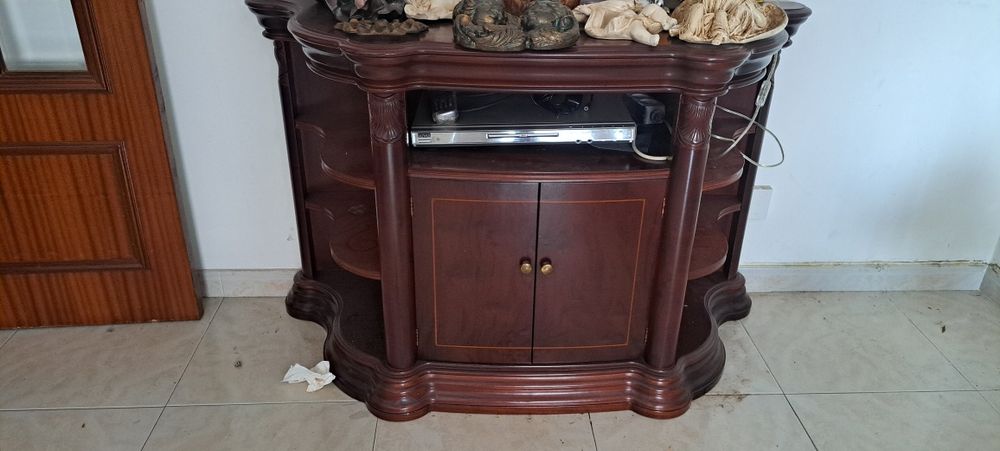 Móvel  de Tv em mogno