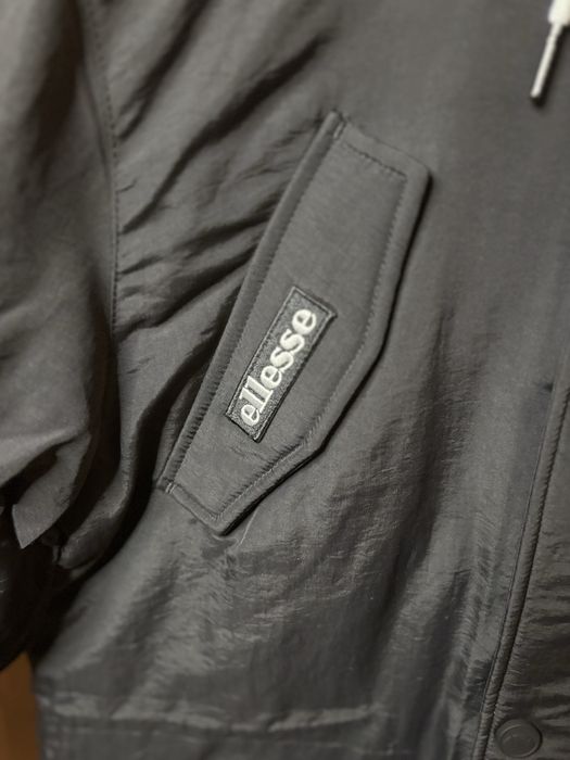 куртка ELLESSE. Розмір S. Цілком може підійти і на М