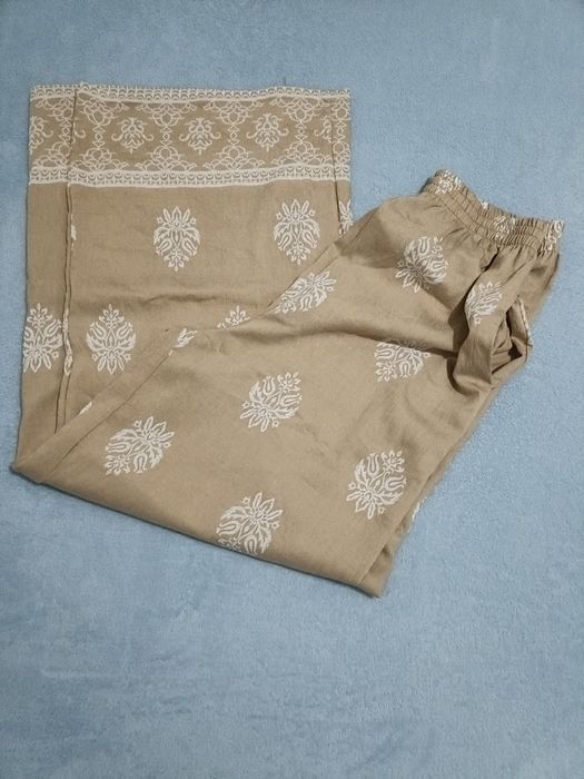 Conjunto de pantalona e camiseiro Jasmine