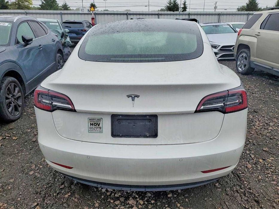 Tesla Model 3 2021