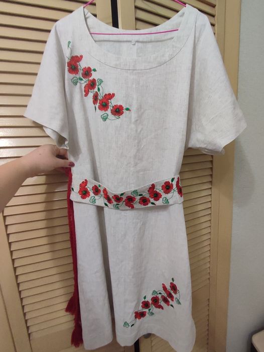 Продам сукню вишиванку,50-52 розмір
