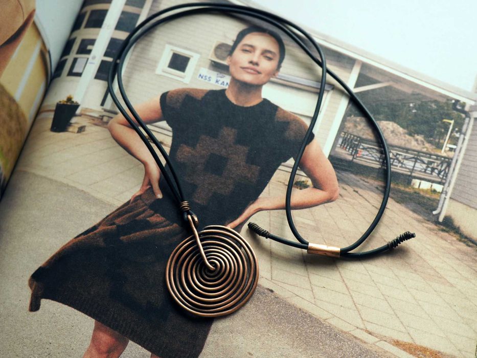 Miedziany naszyjnik ze spiralą – styl słowiański / boho