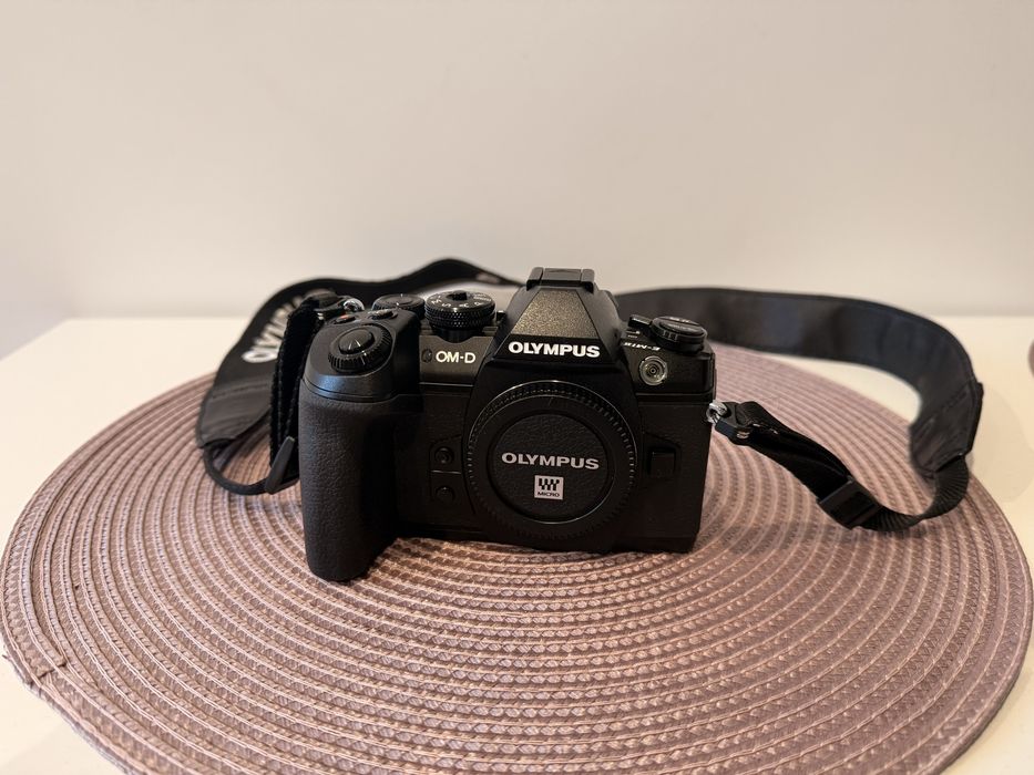 Aparat Olympus OM-D EM 1 Mark II  - idealny stan
