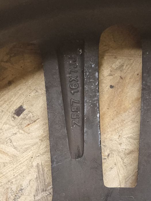 Felgi aluminiowe 16
