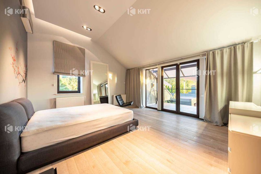 Будинок з басейном,Флоринка, Поряд Олексіївка ( Алексеевка ) 130140