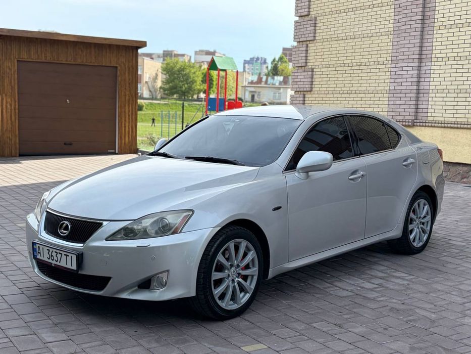 Продам Lexus IS220d