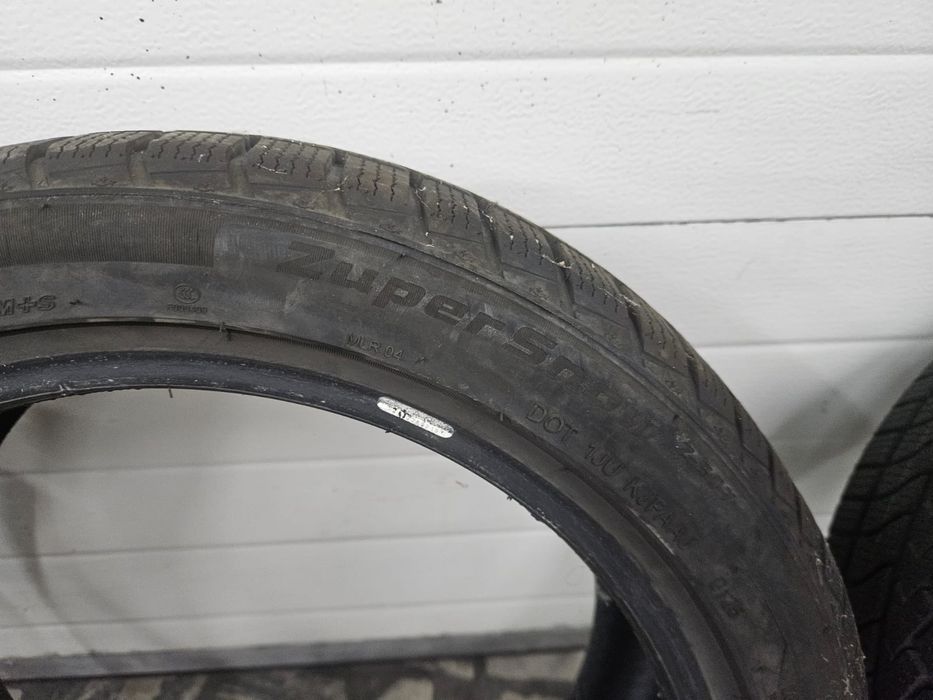 Opony zimowe 215/45/17 4 sztuki cena za komplet