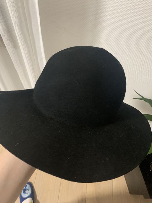 Капелюх жіночий класичний