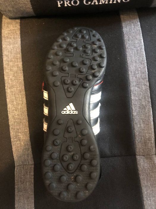 Сороконіжки adidas 11 pro questra