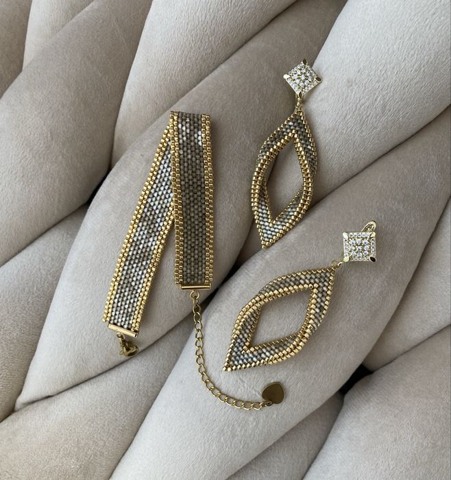 Набір біжутерії з бісеру ручна робота