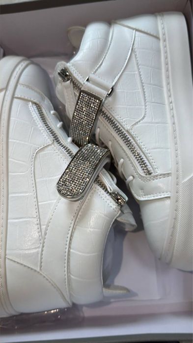 Giuseppe zanotti,нові,розміри:38,39