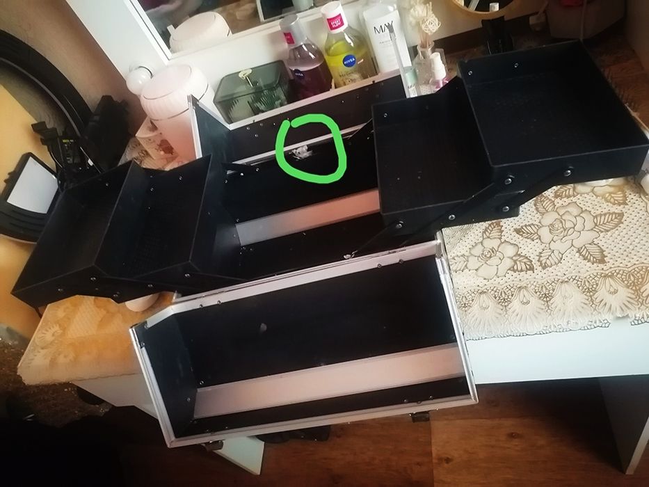 Продам Бьюти кейс, чемодан,