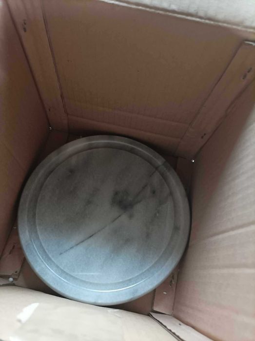 Queijeira com cúpula de vidro elegante