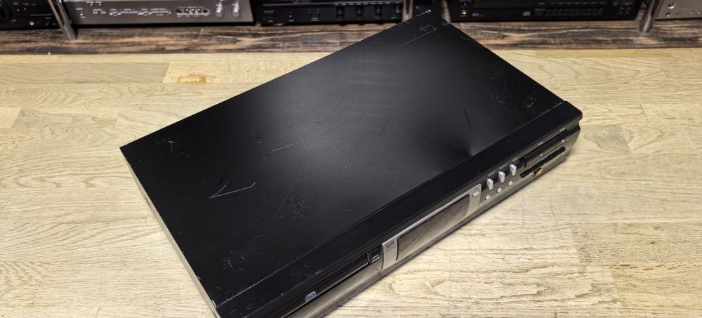 CD-програвач Philips CD 723