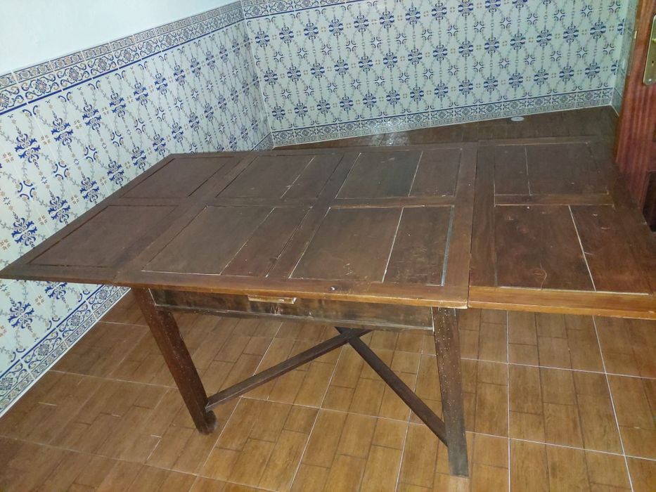 Mesa clássica extensível