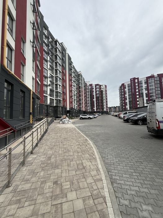 Продам 1 кім. Квартиру в жк GRAND Липини