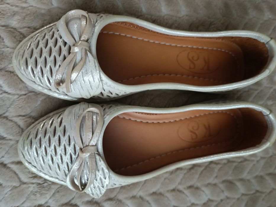 Балетки новые кожаные р.35