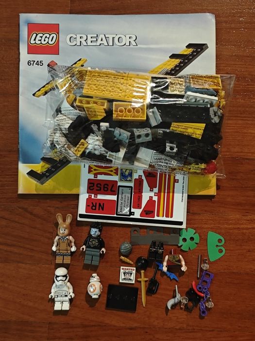 Lote Lego Minifiguras Star Wars e várias peças
