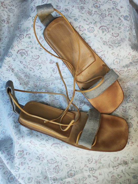 Armani beżowe sandałki wiązane rzymianki 38