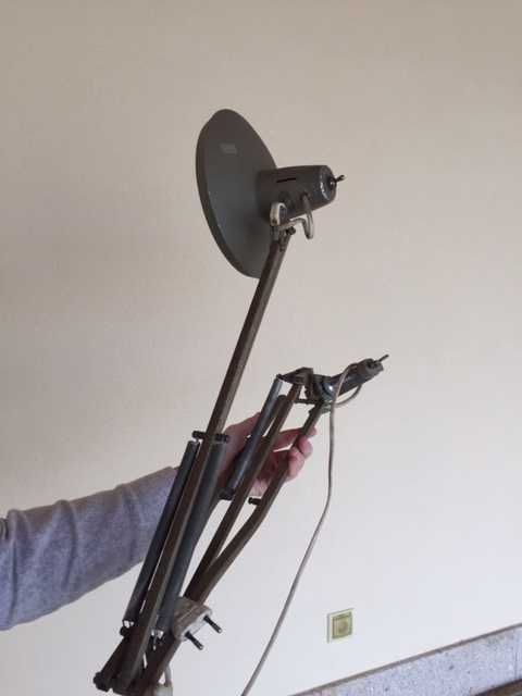 Lâmpada de escritório antiga vintage com braço articulado