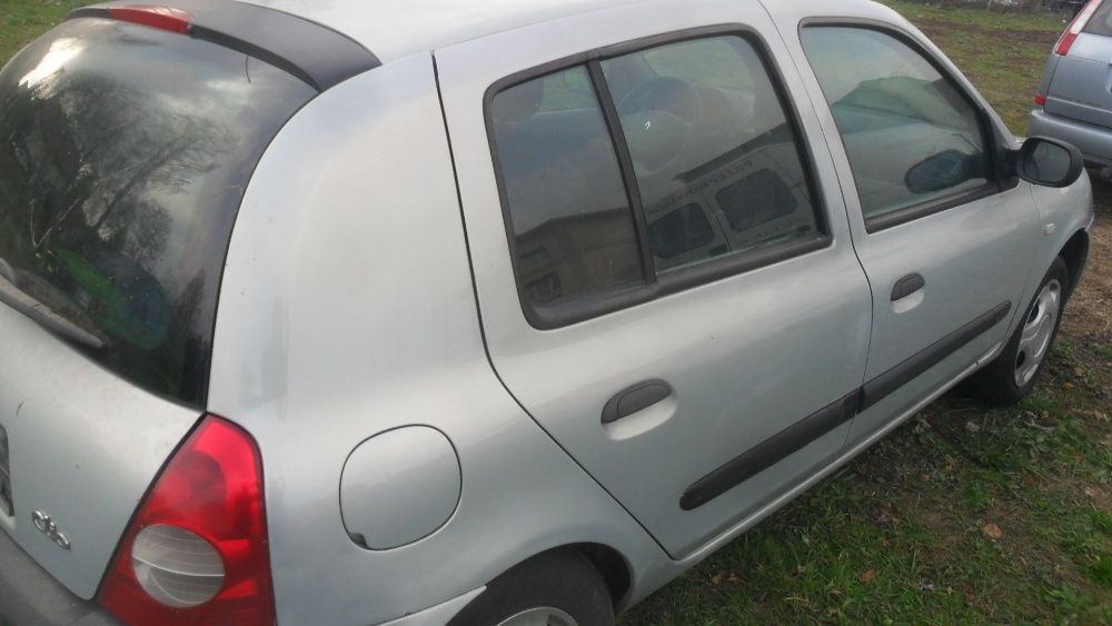renalut clio 2003 rok 1.5 dci przeznaczony na części srebrny 5 drzwi