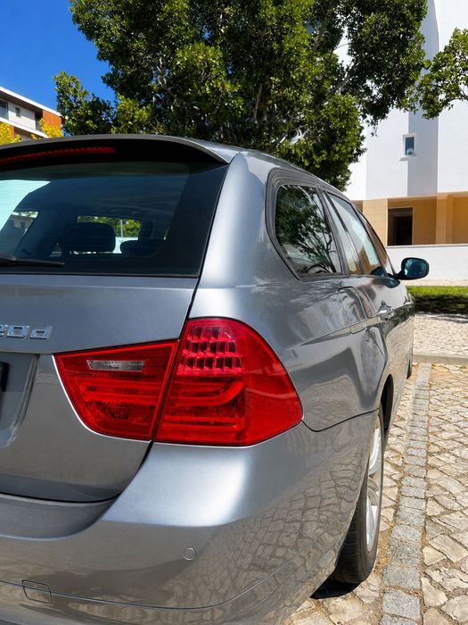 BMW 320d Touring – Nacional | 1 Único Proprietário | Teto Panorâmico | Cruise Control