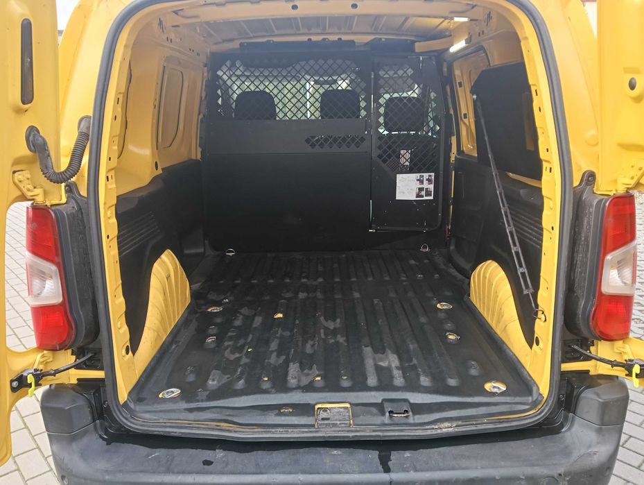 Citroen Berlingo 1.6Hdi. 3-osoboy vat-1 Faktura Vat 23%