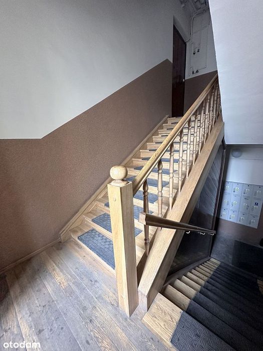 Nietuzinkowe mieszkanie na strychu z CO - ul. Próchnika