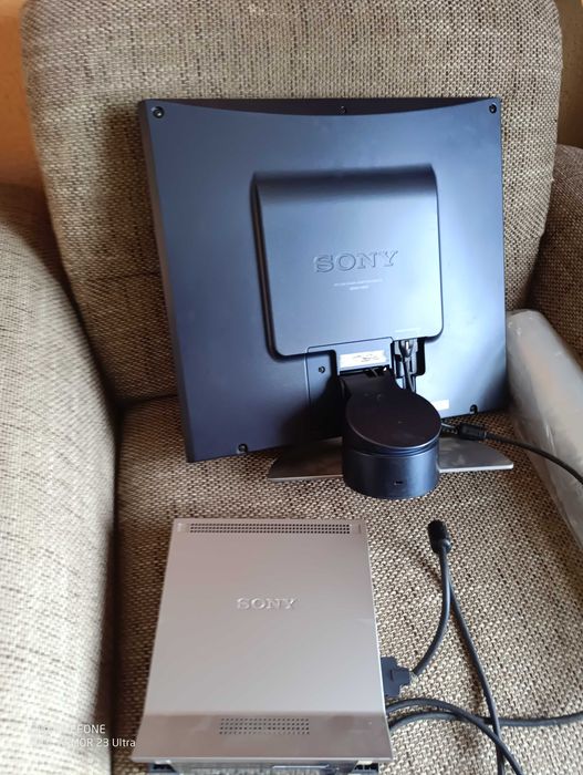 монитор Sony SDM-N80 с приставкой