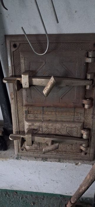 Stare żeliwne drzwiczki do pieca / wędzarni – komplet, solidne