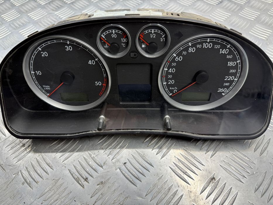 Щиток приборов Приборная панель  vw passat b5 3B0920827A