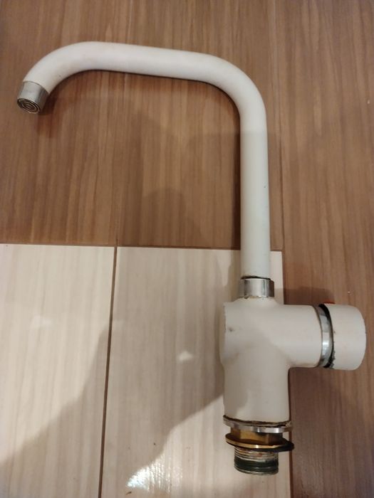 Продам смеситель trion