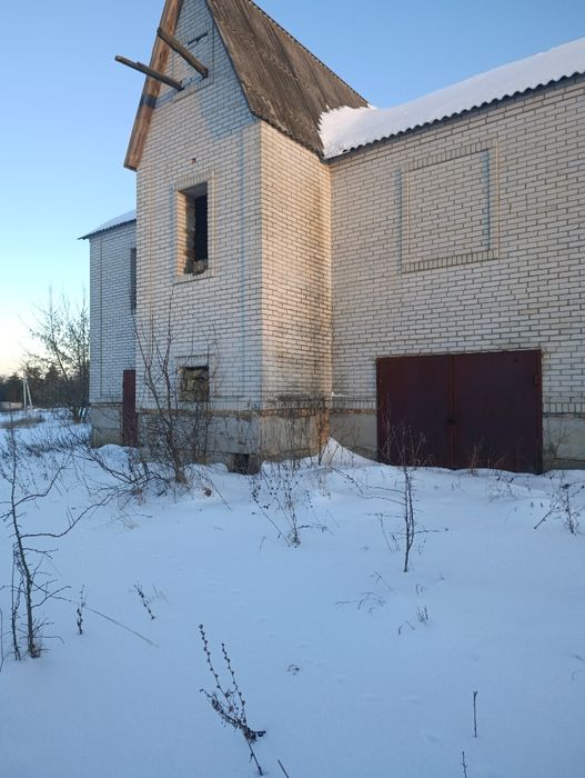 ПРОДАЖ: Капітальний цегляний будинок із ракушняком та цоколем-бомбосховищем
​Адреса: Київська обл., Обухівський р-н (Богуславська ТГ), с. Хохітва, вул