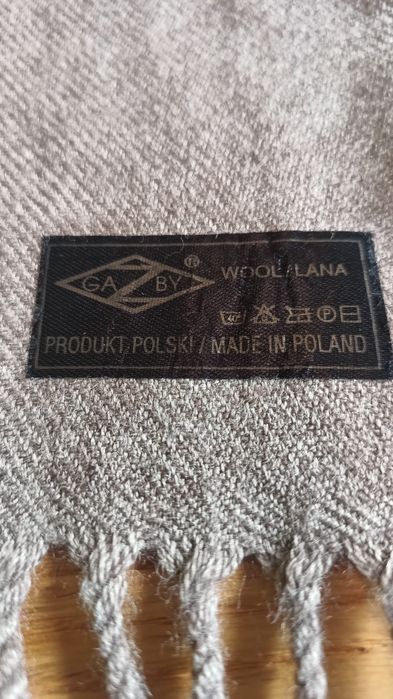 Dwa wełniane szaliki