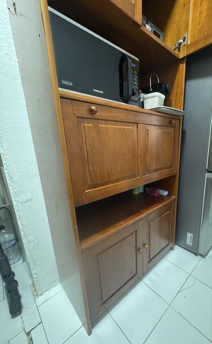 Vendo armário de madeira