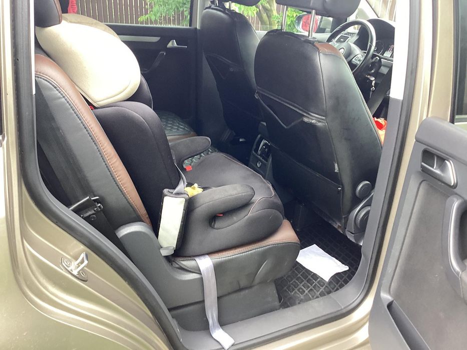 Продам свій автомобільVOLKSWAGEN TOYRAN