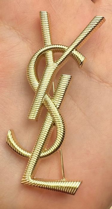 Broszka YSL złota metaliczna 6,7 cm