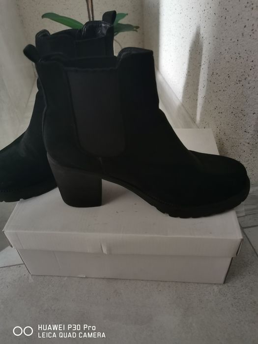 Czarne botki zamszowe rozmiar 39