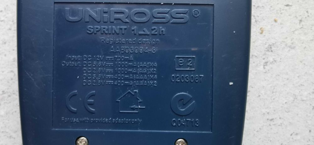 ładowarka akumulatorów "paluszków"