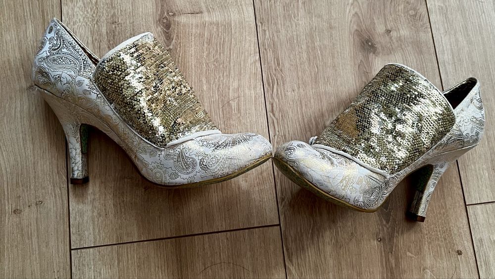 Buty Irregular Choice rozm 38 barwy złota i beżu