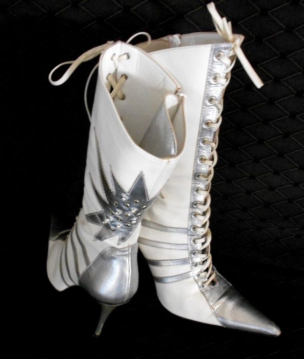 Botas Nº34 em pele Sandro Pinho