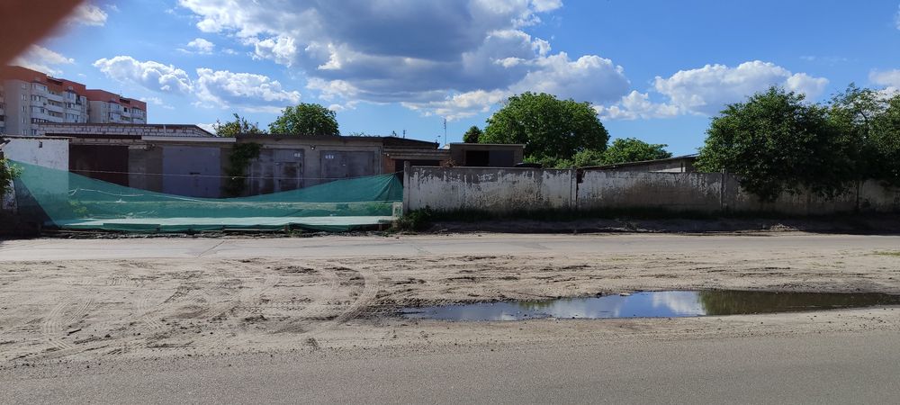 Фасадна ділянка під СТО