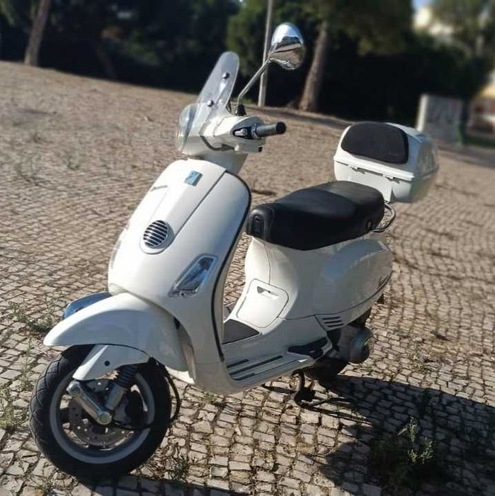 Vespa LX 125 I.E Branca