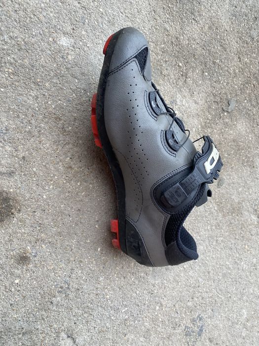 Sapatos de b t t sidi