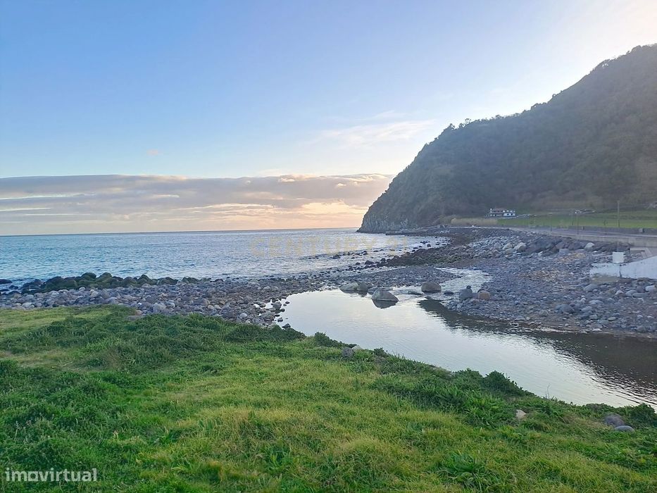 Casa de frente para o mar na Povoação, Ilha de São Miguel