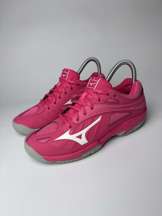37р. Кросівки Mizuno Lightning Star Z4