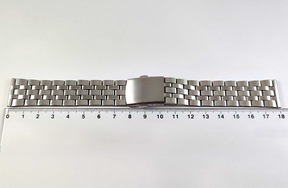 Новые браслеты ремешки для часов с ушками на 20 мм. Нержавеющая сталь.