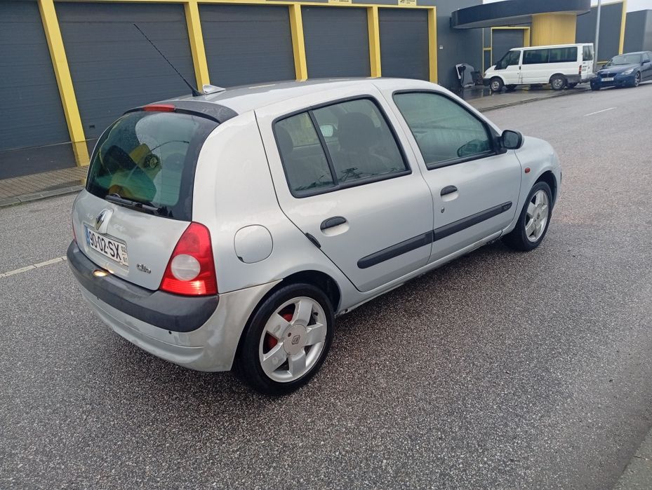 Renault Clio 2002 a gasolina aceito troca