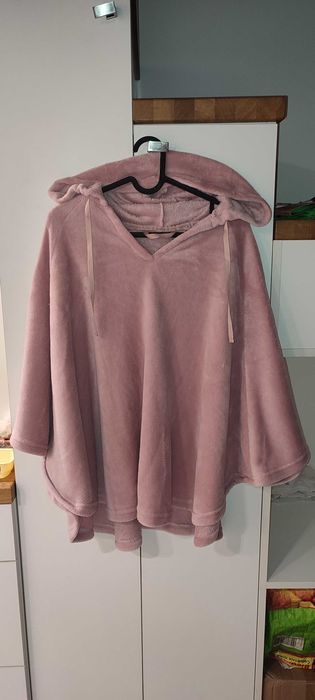 różowy polarowy szlafrok